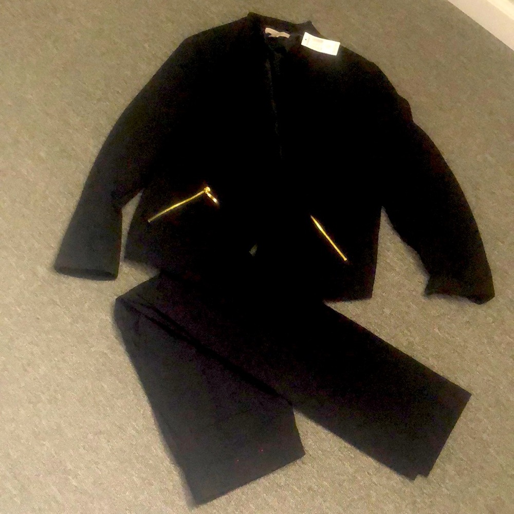 Fabulous black pant suit for any occasion